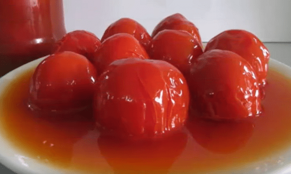 pomidory-v-sobstvennom-soku-kak-bolgarskie-v-magazine