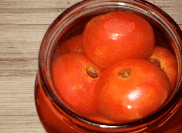zalit-kipyatkom-tomaty