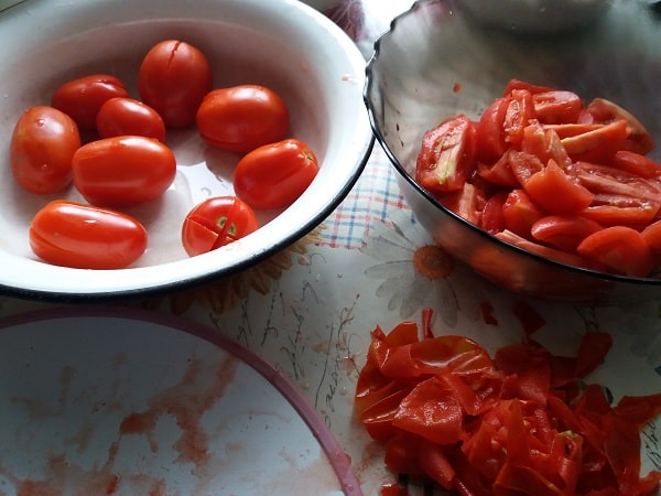 izmelchaem-pomidory