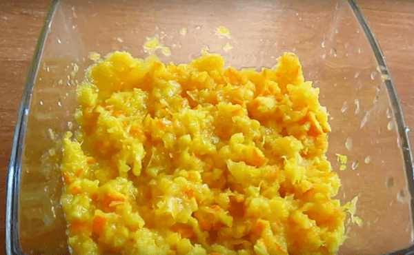 izmelchaem-apelsiny-vmeste-s-kozhuroj