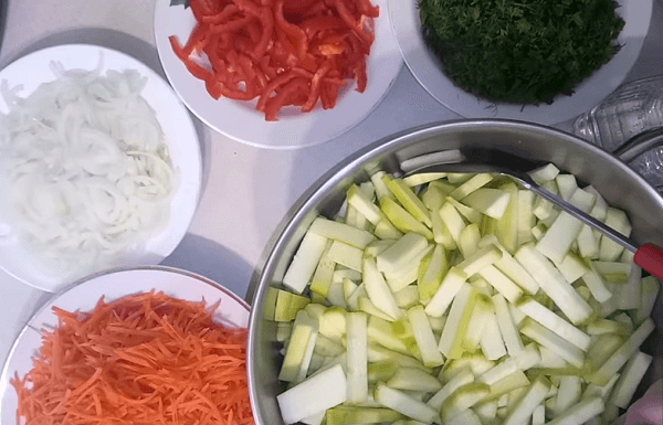 Салаты из кабачков на зиму – самые вкусные рецепты