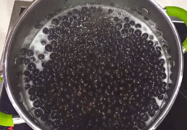 Желе из черной смородины – простые рецепты на зиму