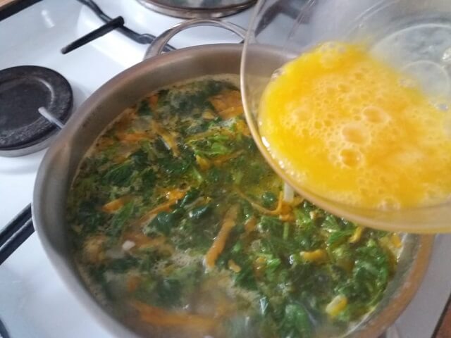 Суп из крапивы с яйцом и картофелем – как варить крапивный суп